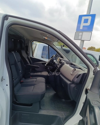 Renault Trafic cena 79900 przebieg: 168000, rok produkcji 2018 z Szczecin małe 37